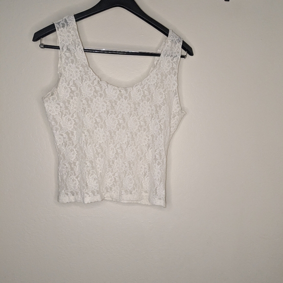 Chic Neutral Summer Set – Size 12 Shorts + XL Lace Tank - Picture 4 of 5